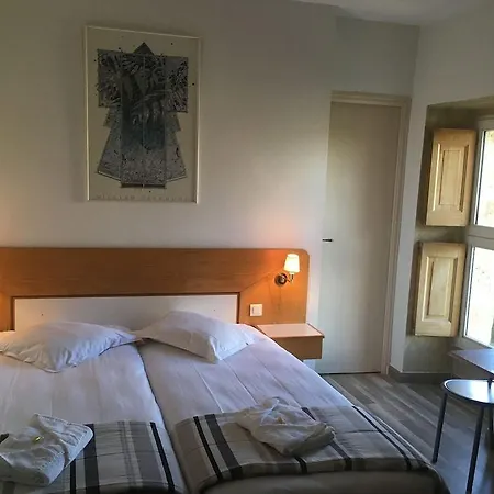 Hotel La Bastide Du Roy Rene 3*