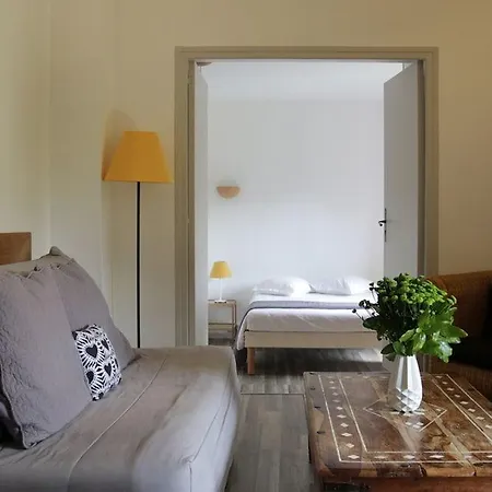 Hotel La Bastide Du Roy Rene 3*